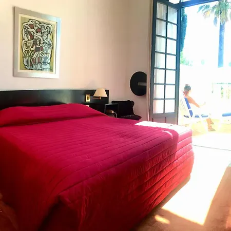 Des Mimosas 호텔 3*