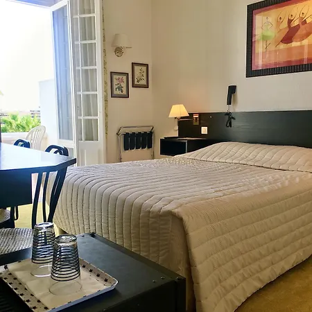 Hotel Des Mimosas