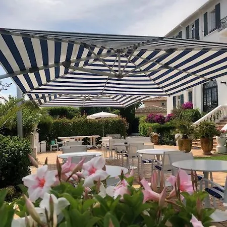 Des Mimosas 3* 주앙레핑