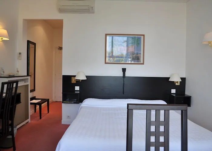 Des Mimosas Juan-les-Pins