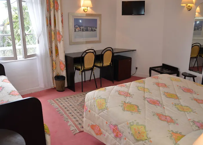 Des Mimosas 3* Juan-les-Pins