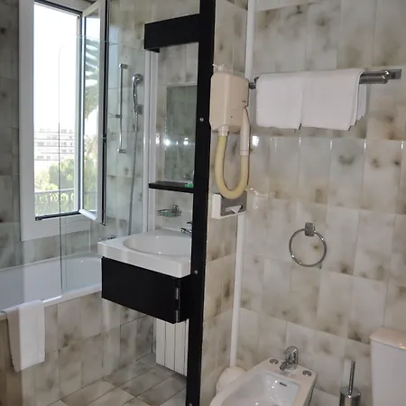 Otel Des Mimosas 3*