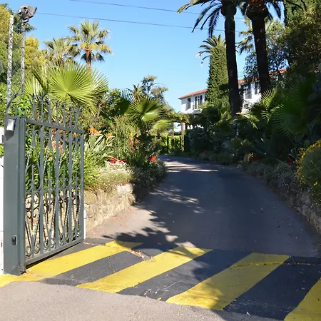Des Mimosas Otel 3*