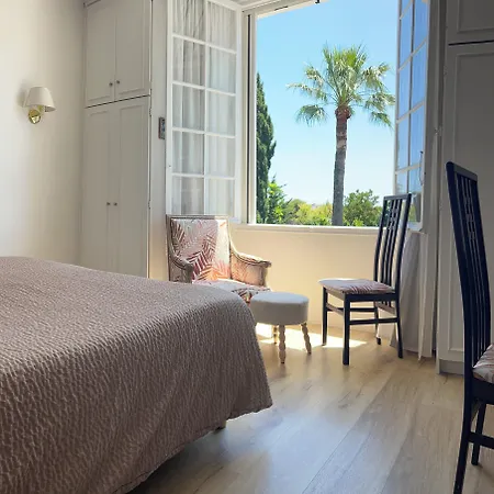 Des Mimosas فندق جوان ليه باه