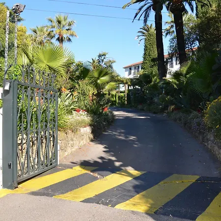 Des Mimosas Otel