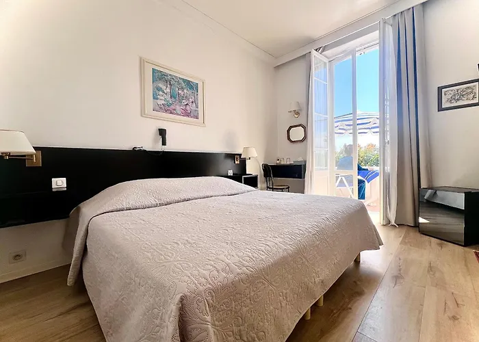 Des Mimosas 3* Juan-les-Pins